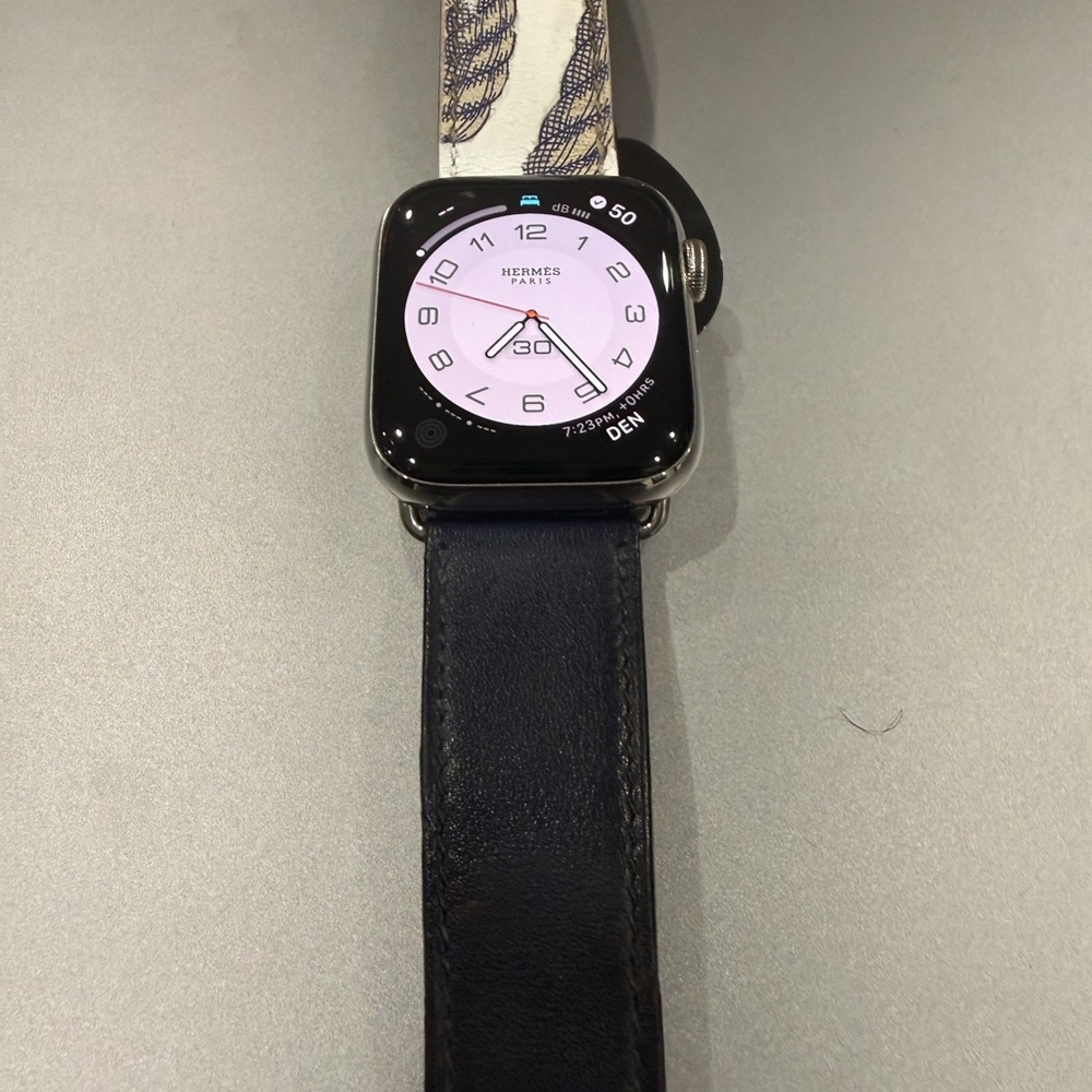 Hermès Apple Watch with Black and White Band